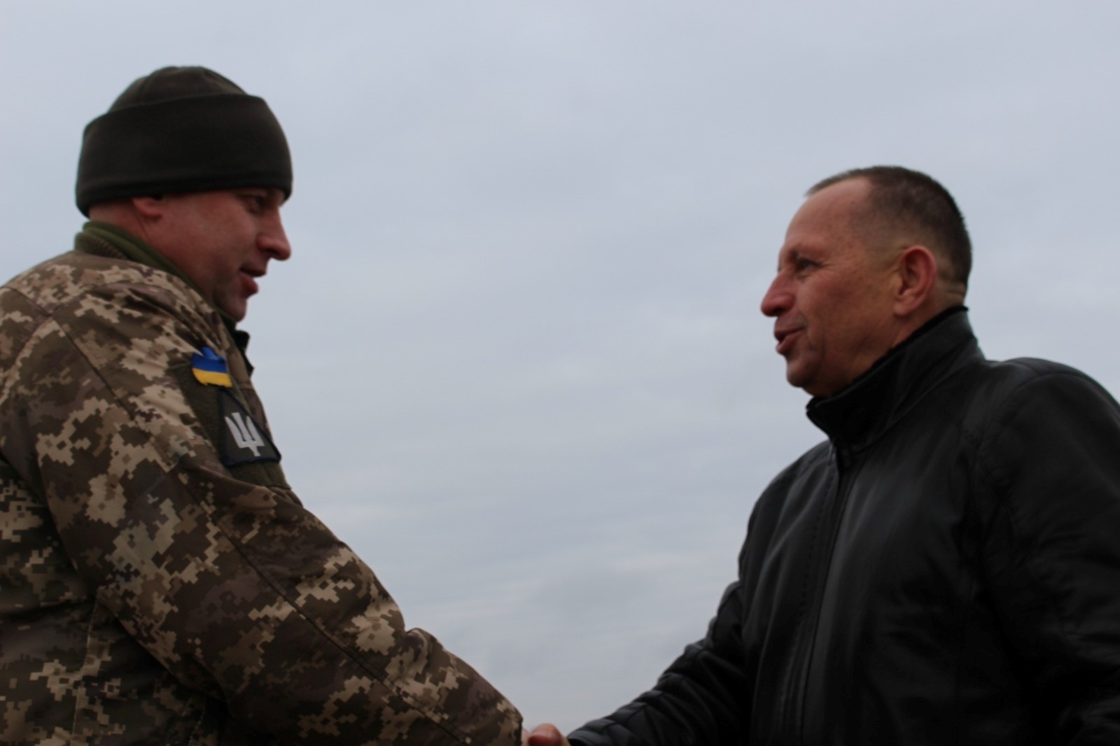 Незламність і подяка: у Старокостянтинові відзначили військовослужбовців ЗСУ