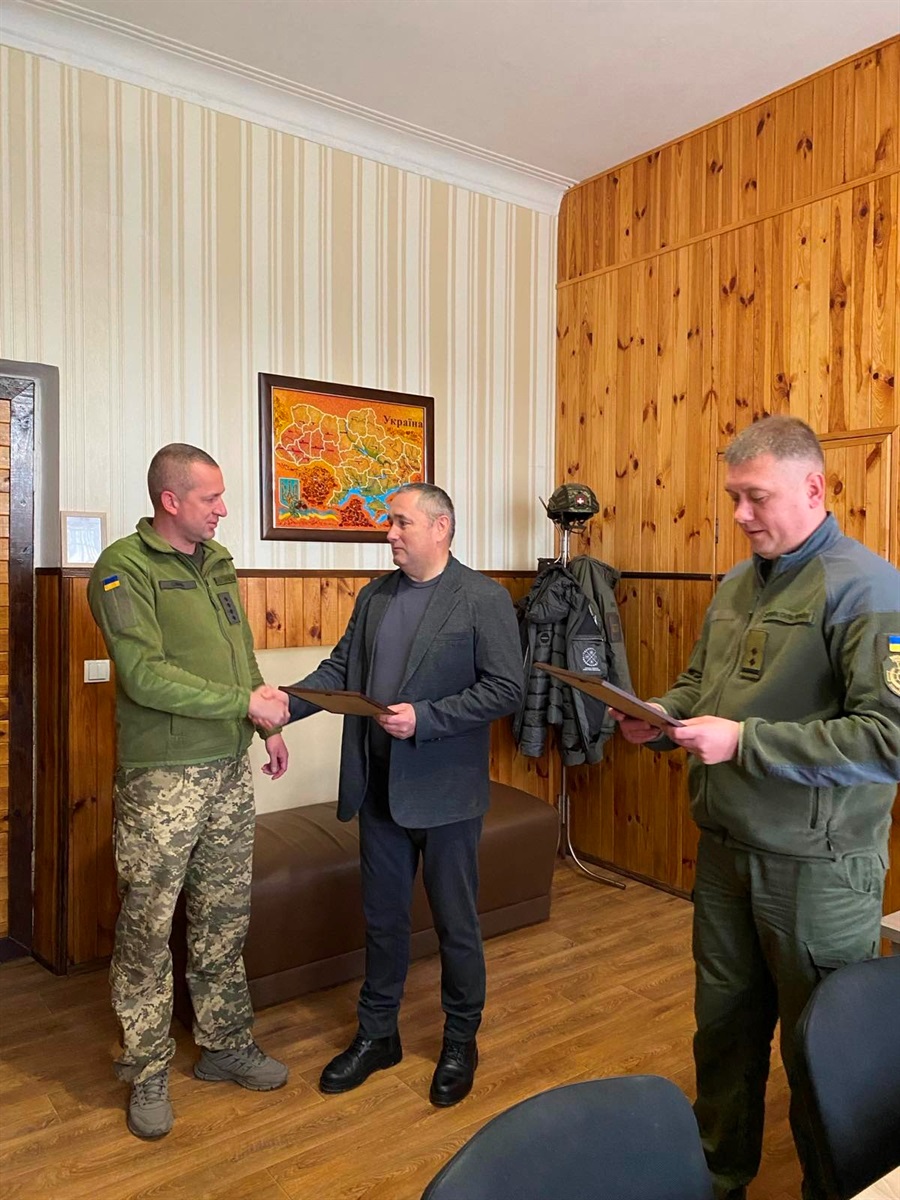 Незламність і подяка: у Старокостянтинові відзначили військовослужбовців ЗСУ