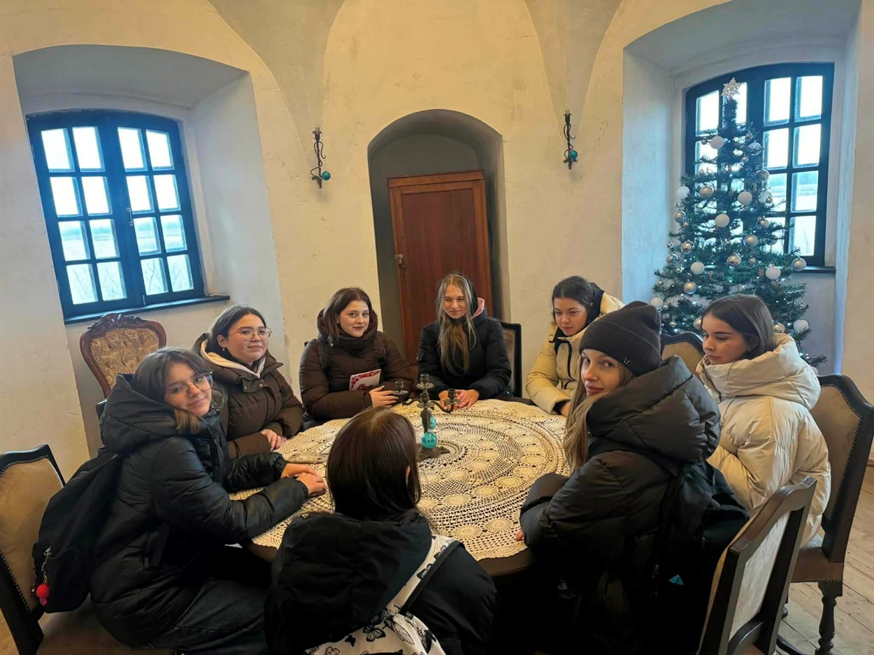 Новини Старокостянтинівщини. Вогонь миру, унікальна виставка, досягнення та перемоги, втрати