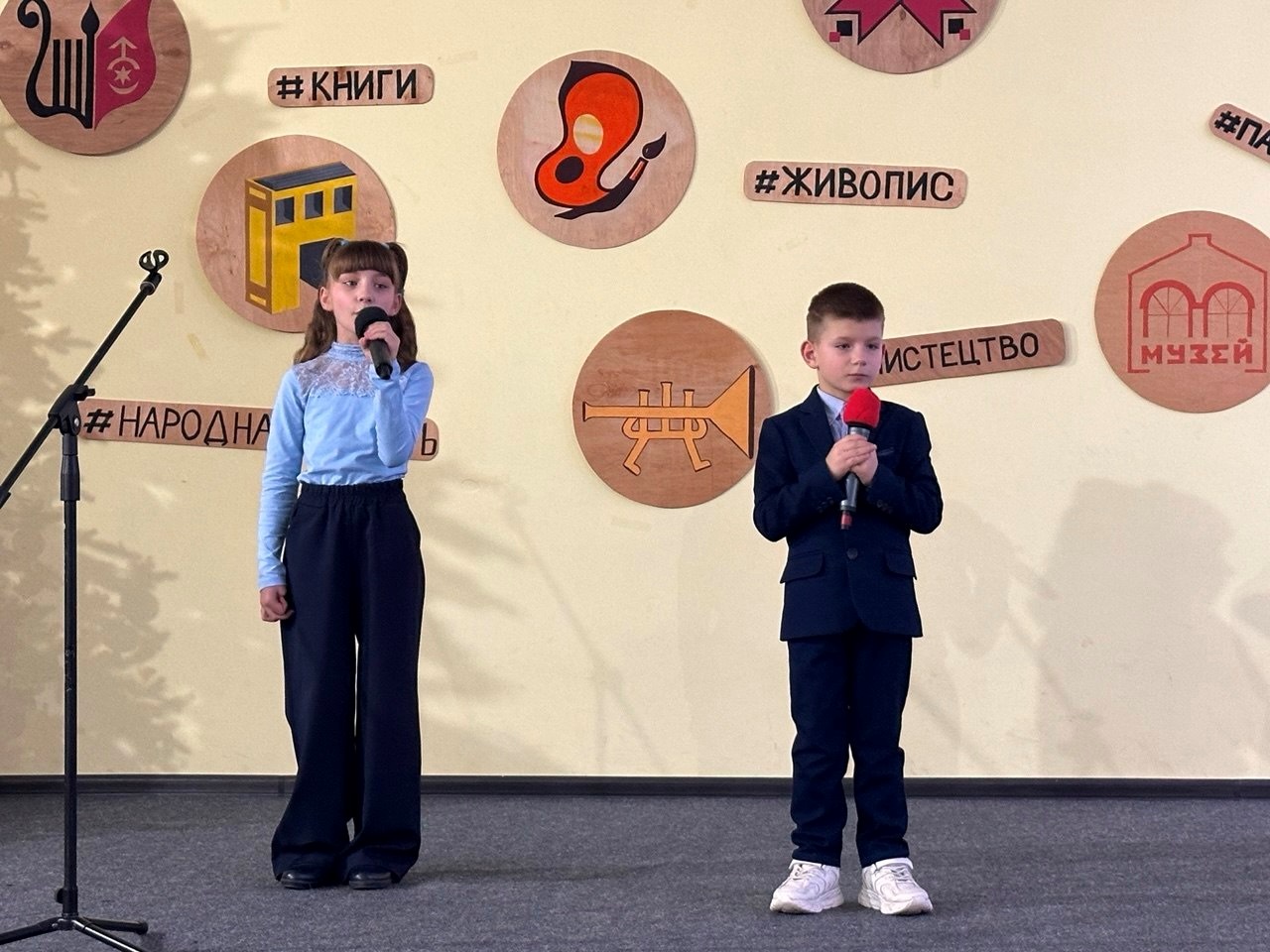 Старокостянтинівці співають про незламність: фестиваль «Ми – Українці» зібрав голоси всієї громади