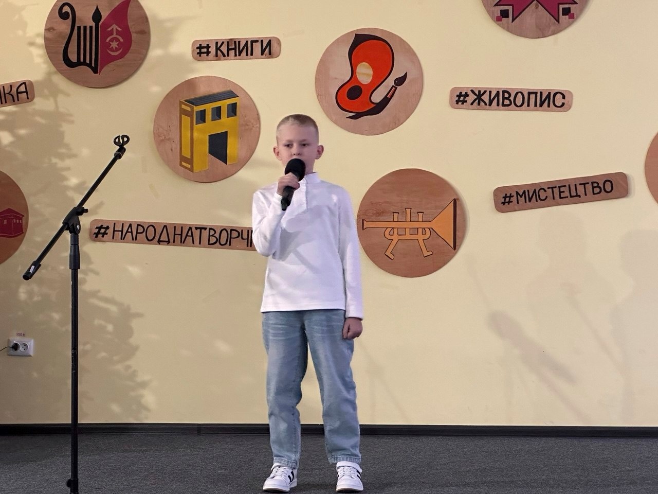 Старокостянтинівці співають про незламність: фестиваль «Ми – Українці» зібрав голоси всієї громади