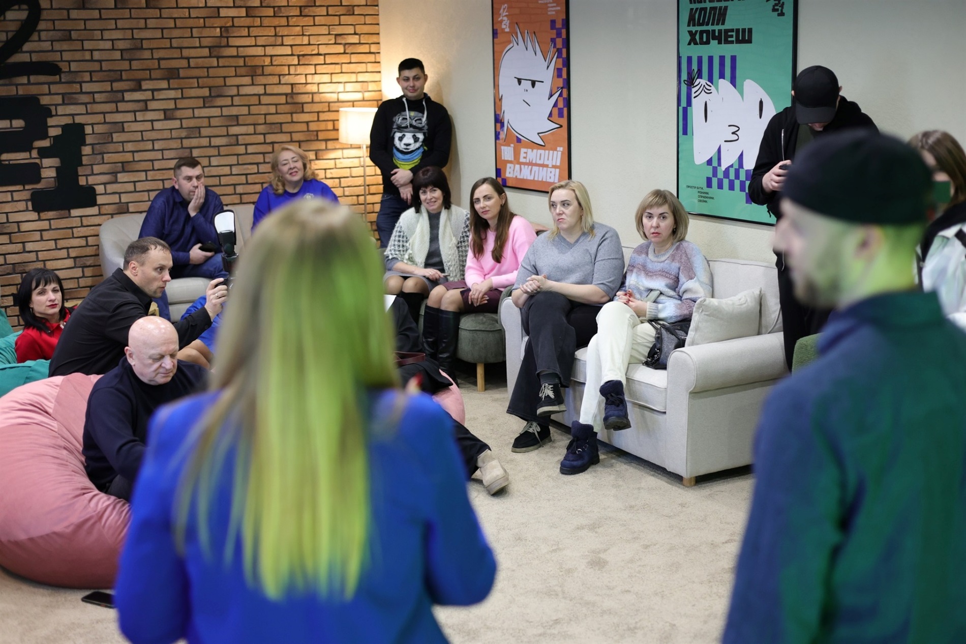Простір підтримки та розвитку: на Хмельниччині відкрили молодіжний простір «12–21»