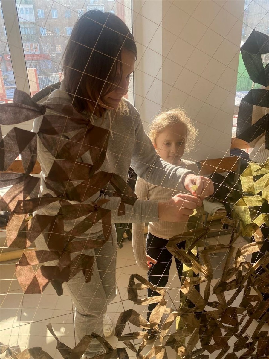 Новини Старокостянтинівщини. Нові сітки для фронту, англомовні книги і бібліотеці, серця власноруч