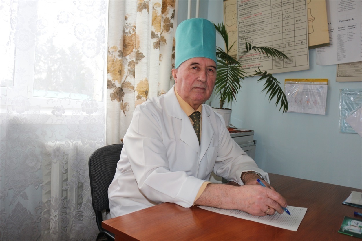 Півстоліття в операційній. Життєвий і професійний шлях Віталія Трохимовича