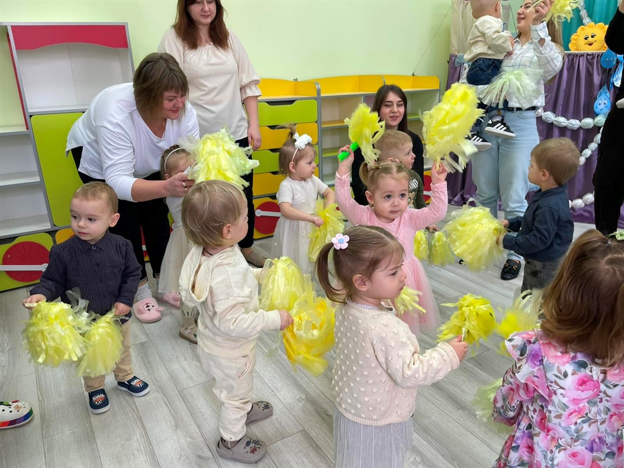 Тепла родинна атмосфера та дитячі усмішки: у Центрі раннього розвитку відбулося свято весни