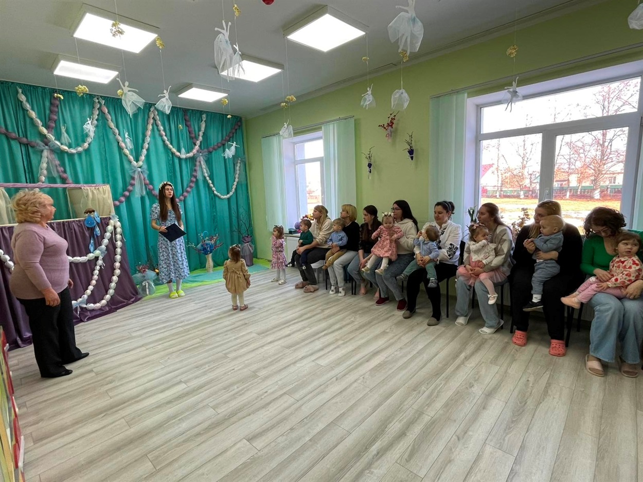 Тепла родинна атмосфера та дитячі усмішки: у Центрі раннього розвитку відбулося свято весни