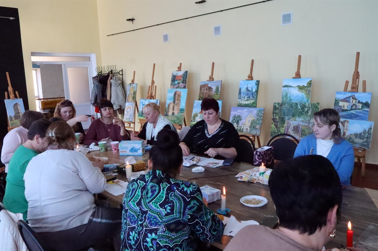 У громаді готуються до Великодня: проводять майстер-класи з писанкарства та самчиківського розпису