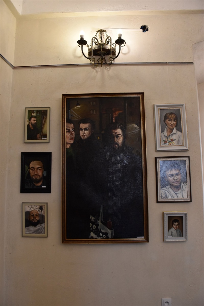 У замку князів Острозьких відкрили виставку картин ігумена Лаврентія