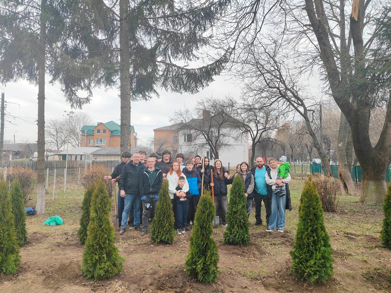 На честь випускника-воїна у ліцеї ім. М.С. Рудяка створили Алею пам'яті