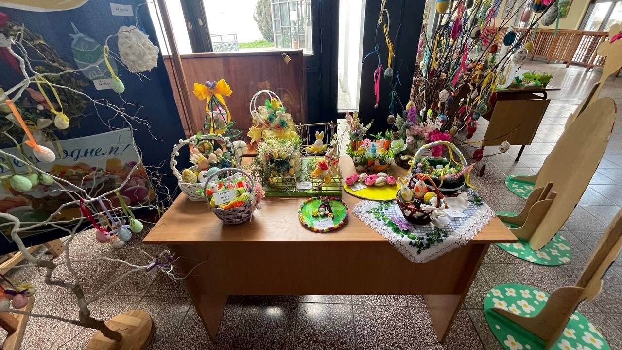 Новини Старокостянтинівщини. Підготовка до Великодня, пам’ять про Героя, спільна праця і медицина