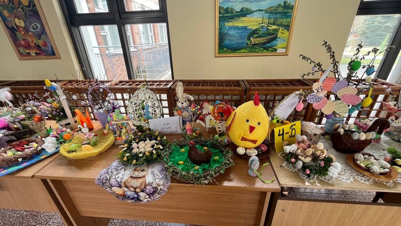 Новини Старокостянтинівщини. Підготовка до Великодня, пам’ять про Героя, спільна праця і медицина