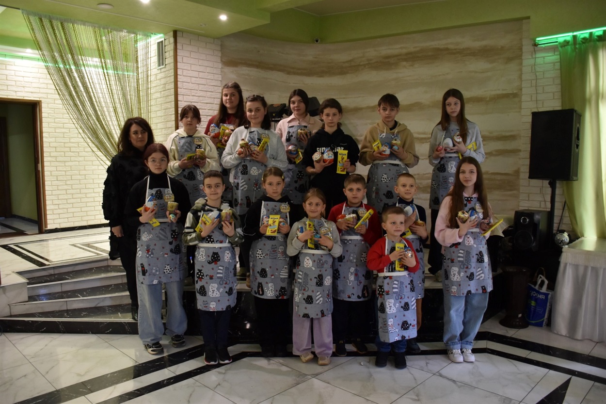 У Старокостянтинові провели Великодні майстер-класи для дітей військових