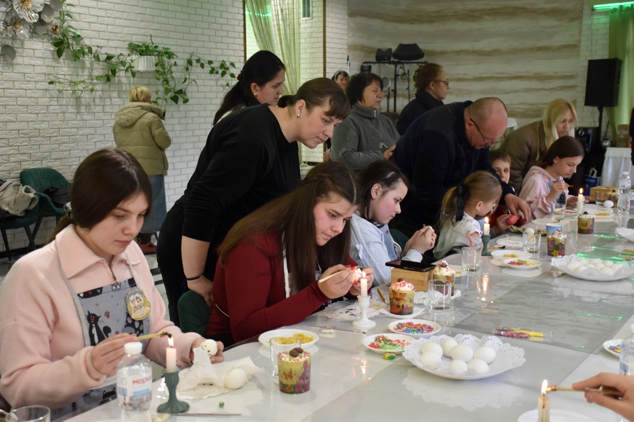 У Старокостянтинові провели Великодні майстер-класи для дітей військових