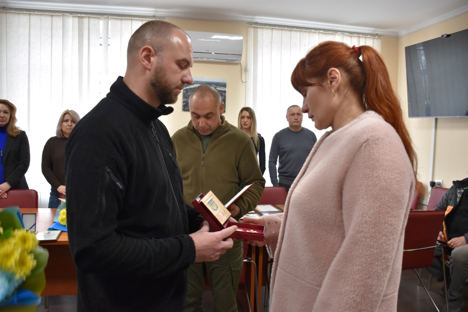 У Старокостянтинівській громаді вручили державні нагороди Захисникам України та їхнім родинам