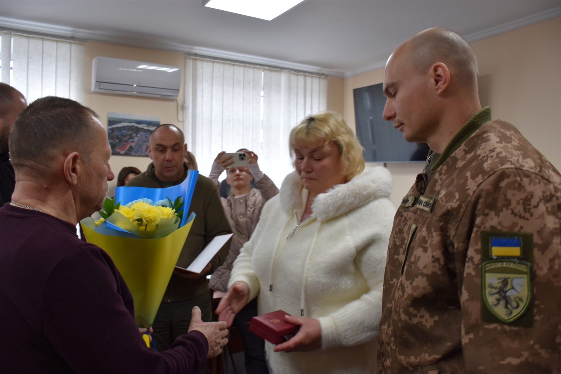 У Старокостянтинівській громаді вручили державні нагороди Захисникам України та їхнім родинам