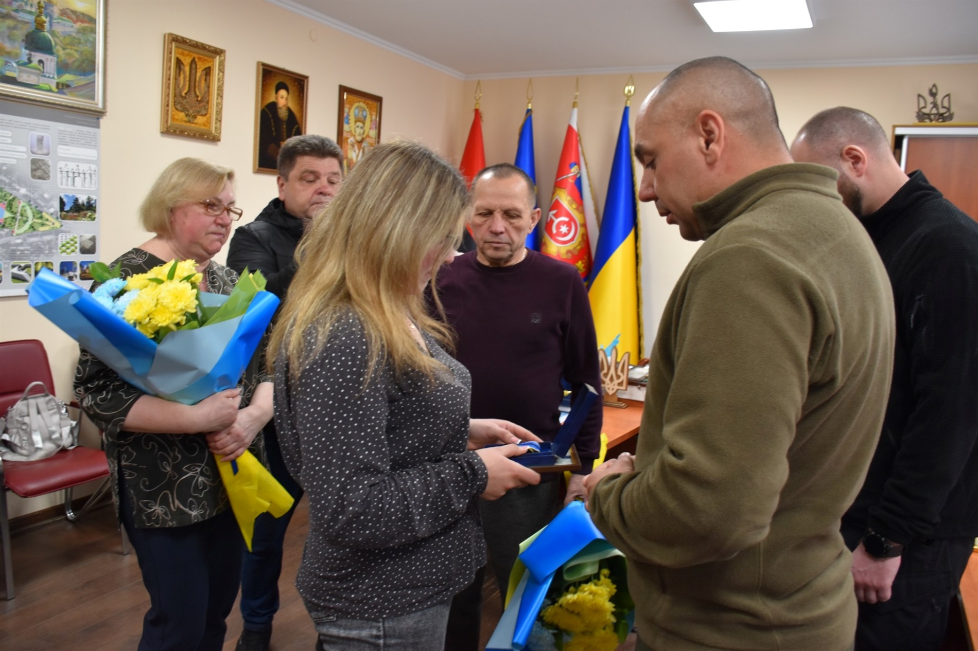 У Старокостянтинівській громаді вручили державні нагороди Захисникам України та їхнім родинам