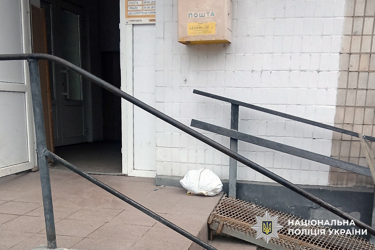 У сусідів: повернення з полону, декларації авто, підозрілий пакунок, трагедія і нові ініціативи