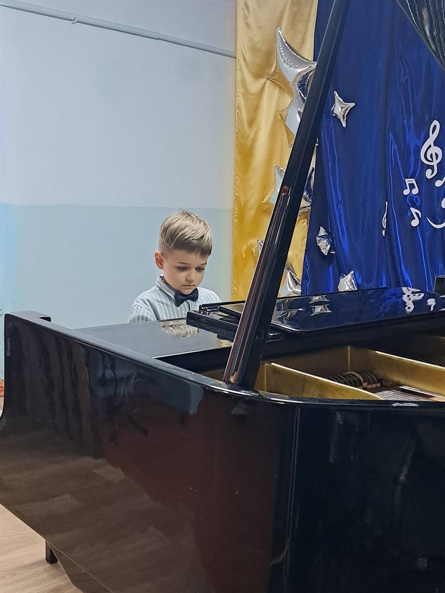 Від дитячих мініатюр до камерної глибини: у Старокостянтинові відбувся концерт фортепіанної музики
