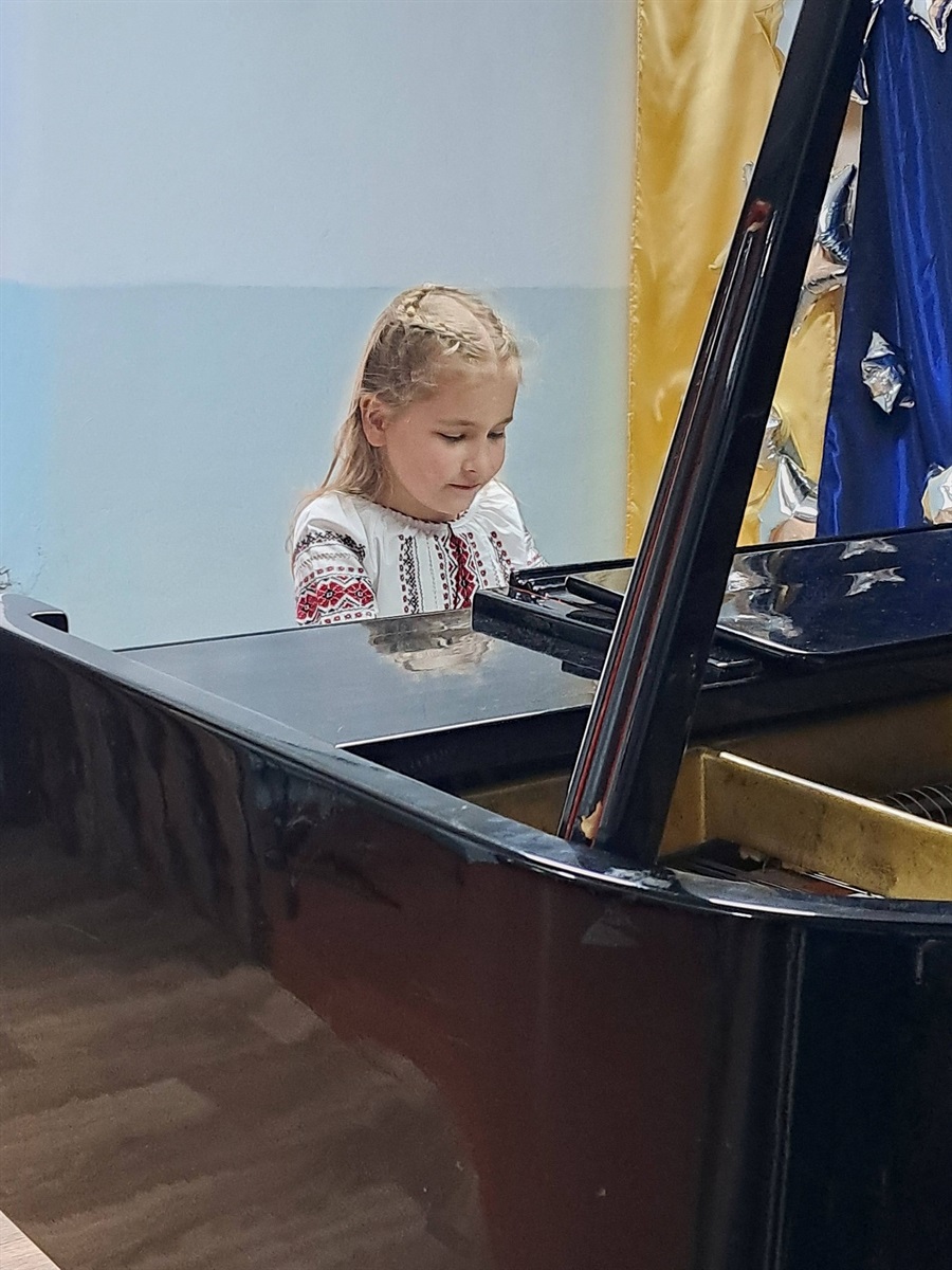 Від дитячих мініатюр до камерної глибини: у Старокостянтинові відбувся концерт фортепіанної музики