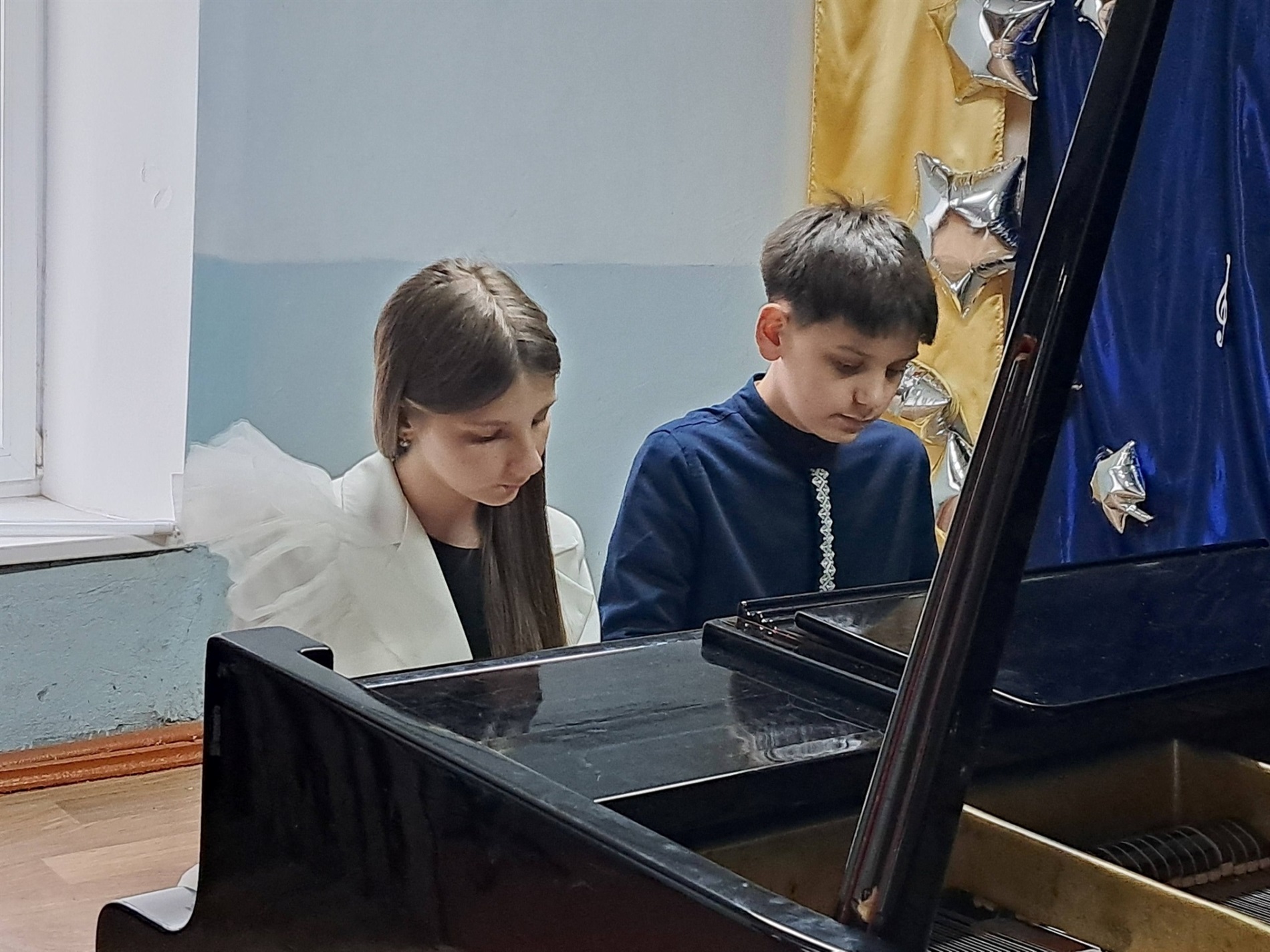 Від дитячих мініатюр до камерної глибини: у Старокостянтинові відбувся концерт фортепіанної музики
