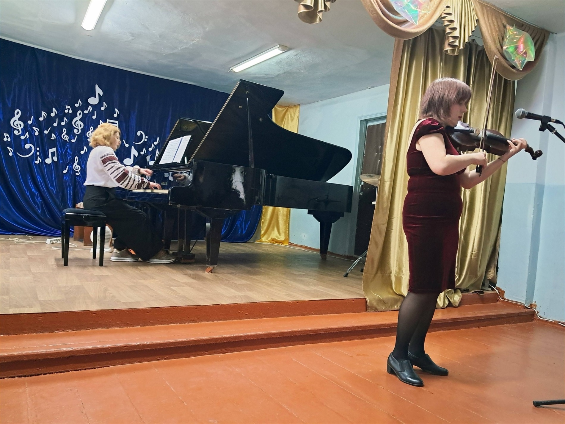 Від дитячих мініатюр до камерної глибини: у Старокостянтинові відбувся концерт фортепіанної музики