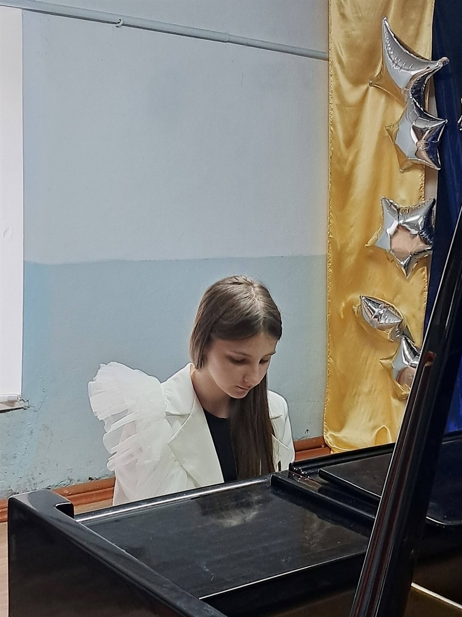 Від дитячих мініатюр до камерної глибини: у Старокостянтинові відбувся концерт фортепіанної музики