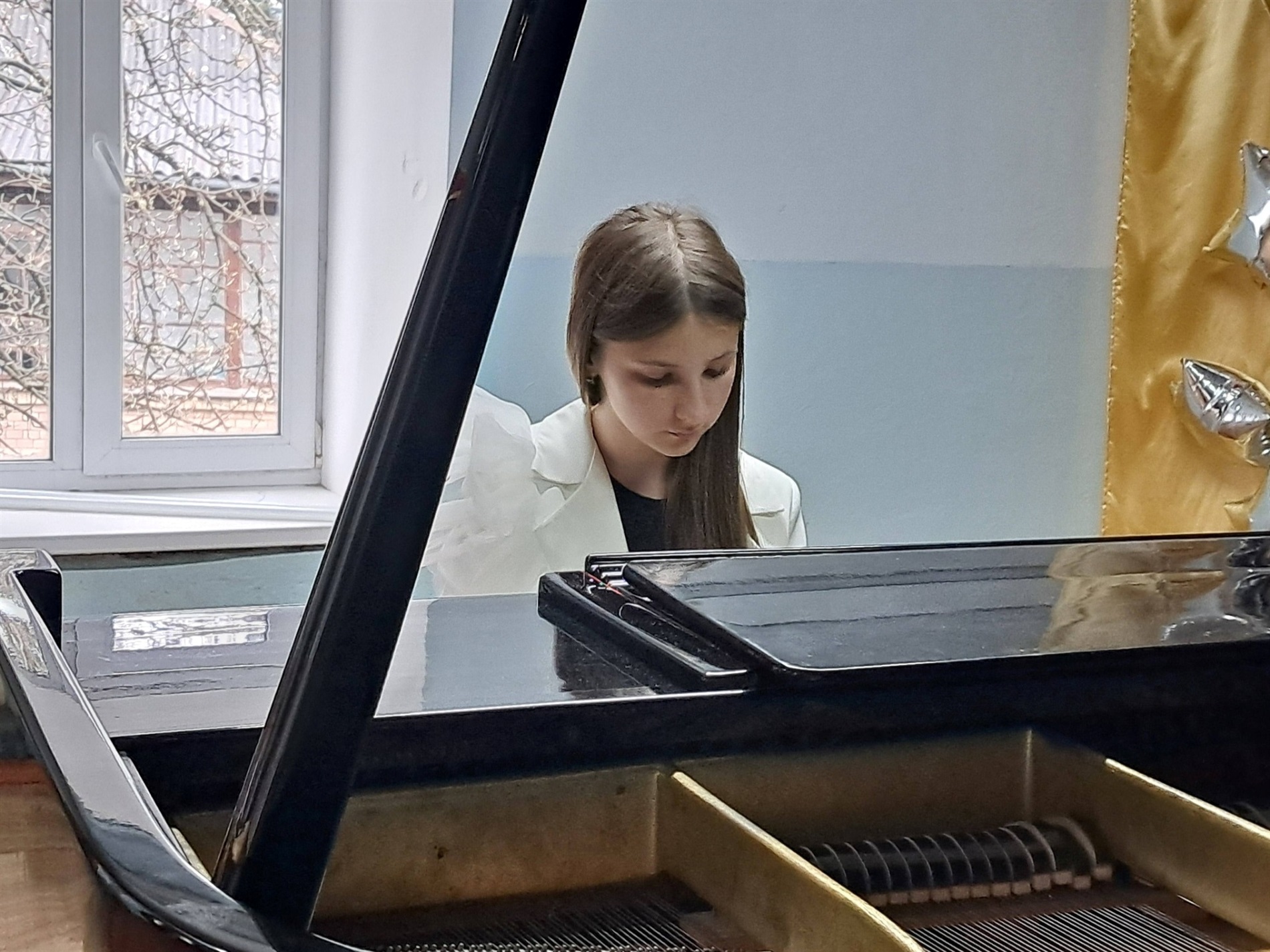 Від дитячих мініатюр до камерної глибини: у Старокостянтинові відбувся концерт фортепіанної музики