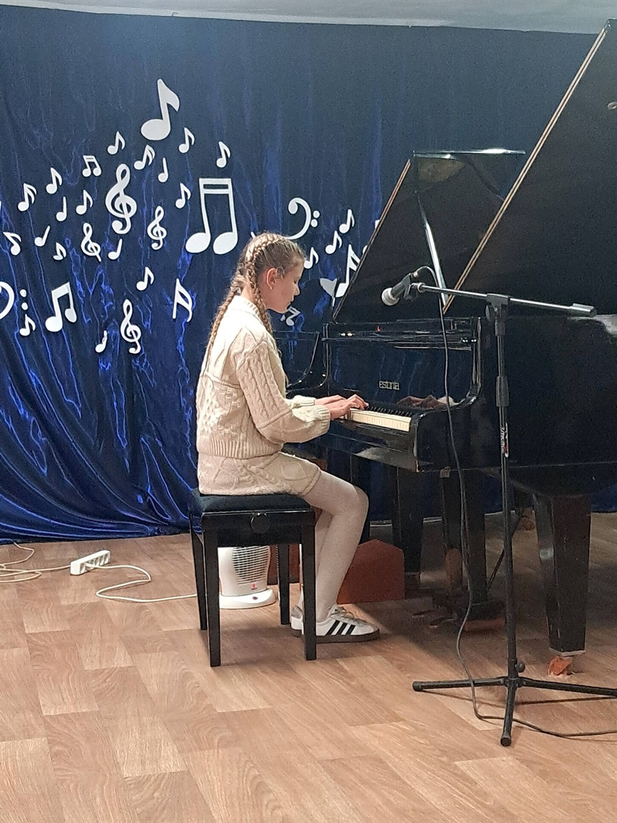 Від дитячих мініатюр до камерної глибини: у Старокостянтинові відбувся концерт фортепіанної музики