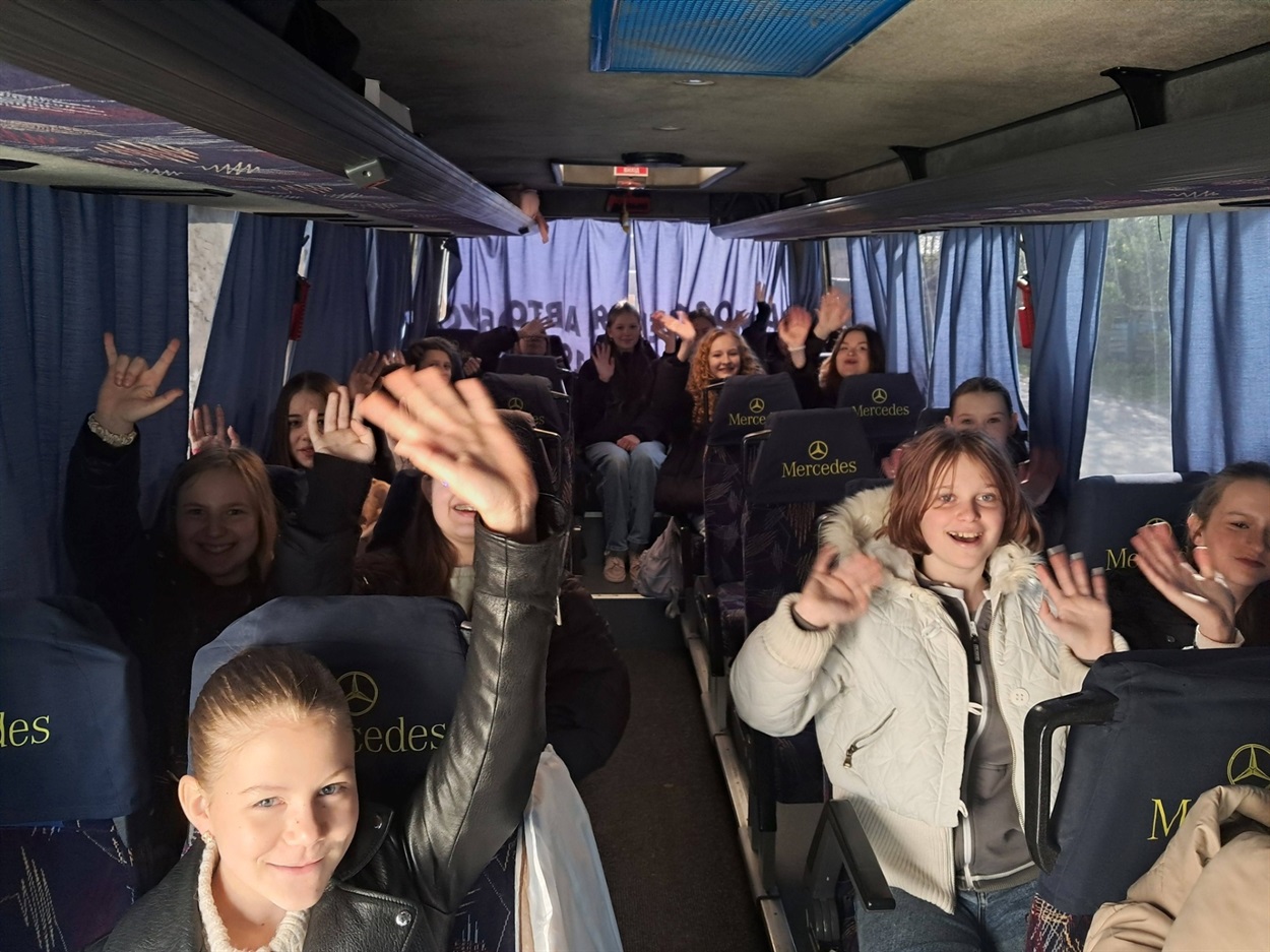 Юні хористи зі Старокостянтинова здобули перемогу на обласному конкурсі