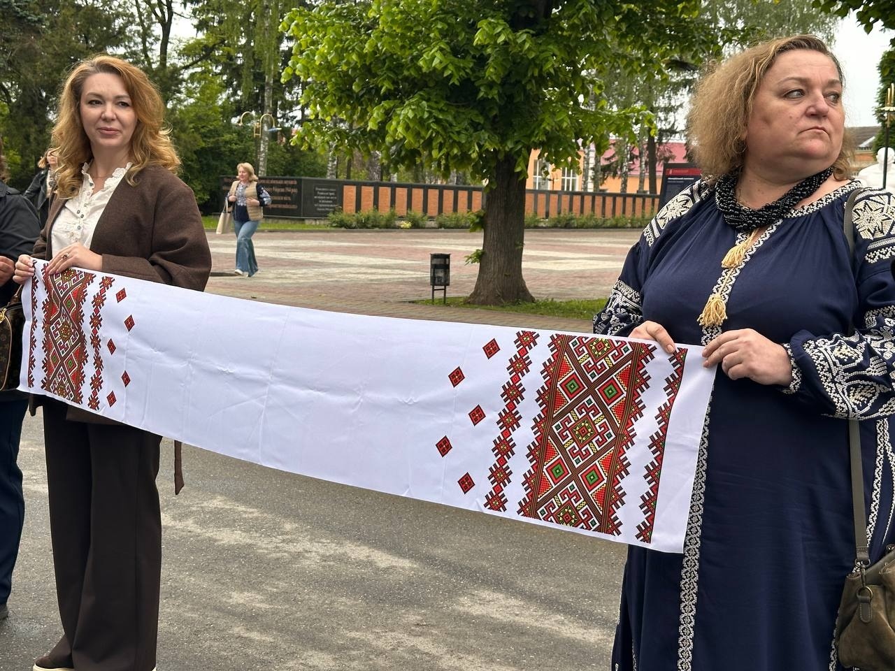 «Вишивана дорога» єдності: як Старокостянтинів відзначив День вишиванки