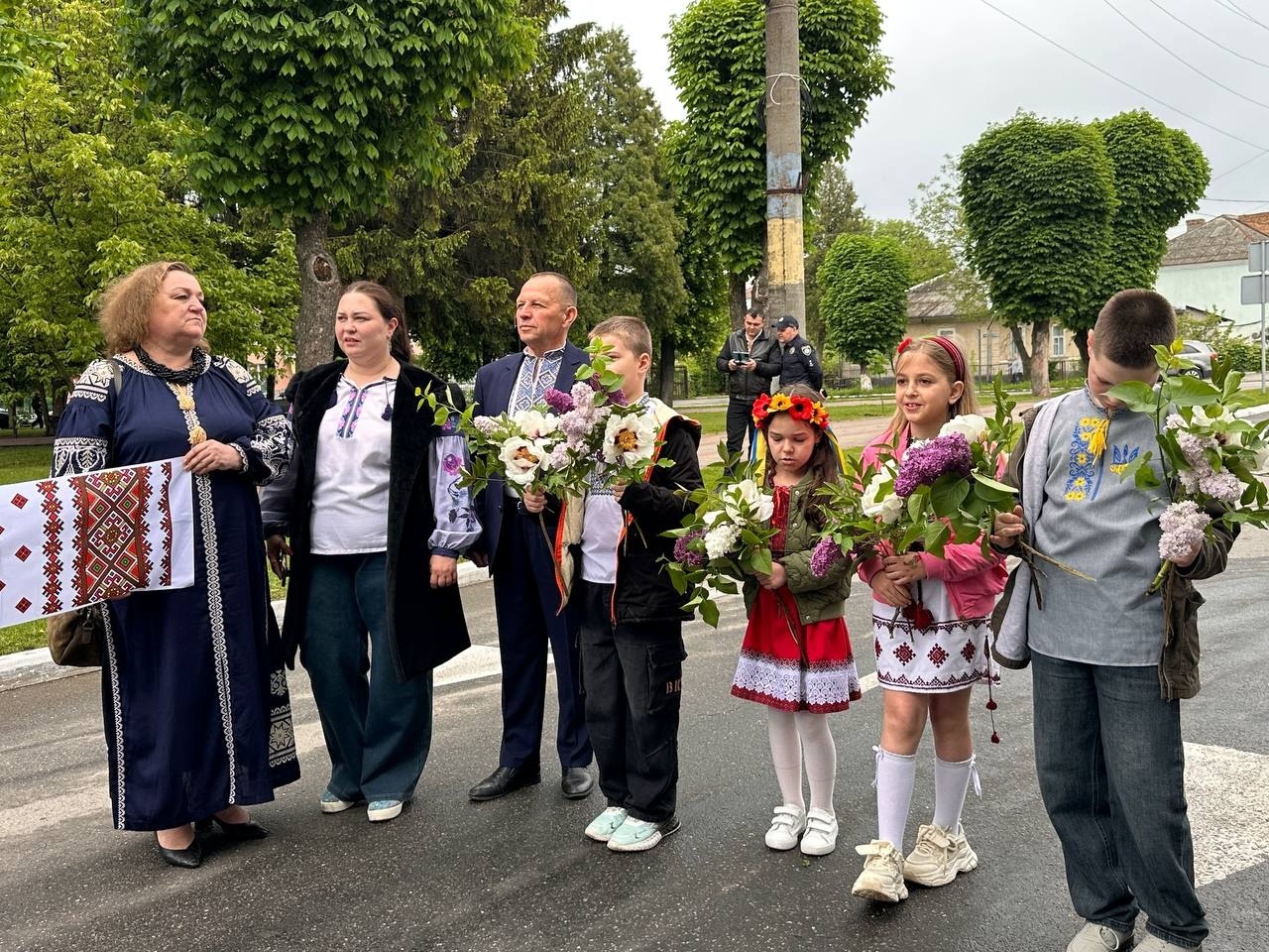 «Вишивана дорога» єдності: як Старокостянтинів відзначив День вишиванки