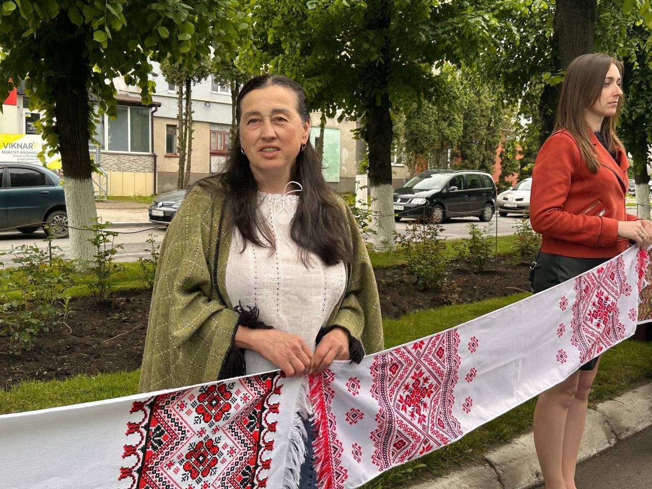 «Вишивана дорога» єдності: як Старокостянтинів відзначив День вишиванки