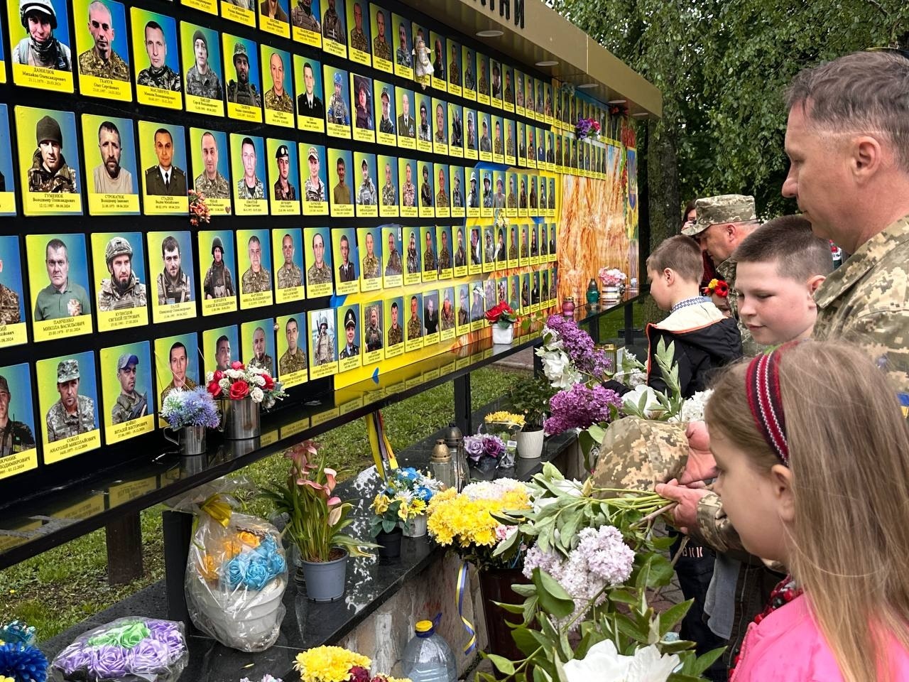 «Вишивана дорога» єдності: як Старокостянтинів відзначив День вишиванки