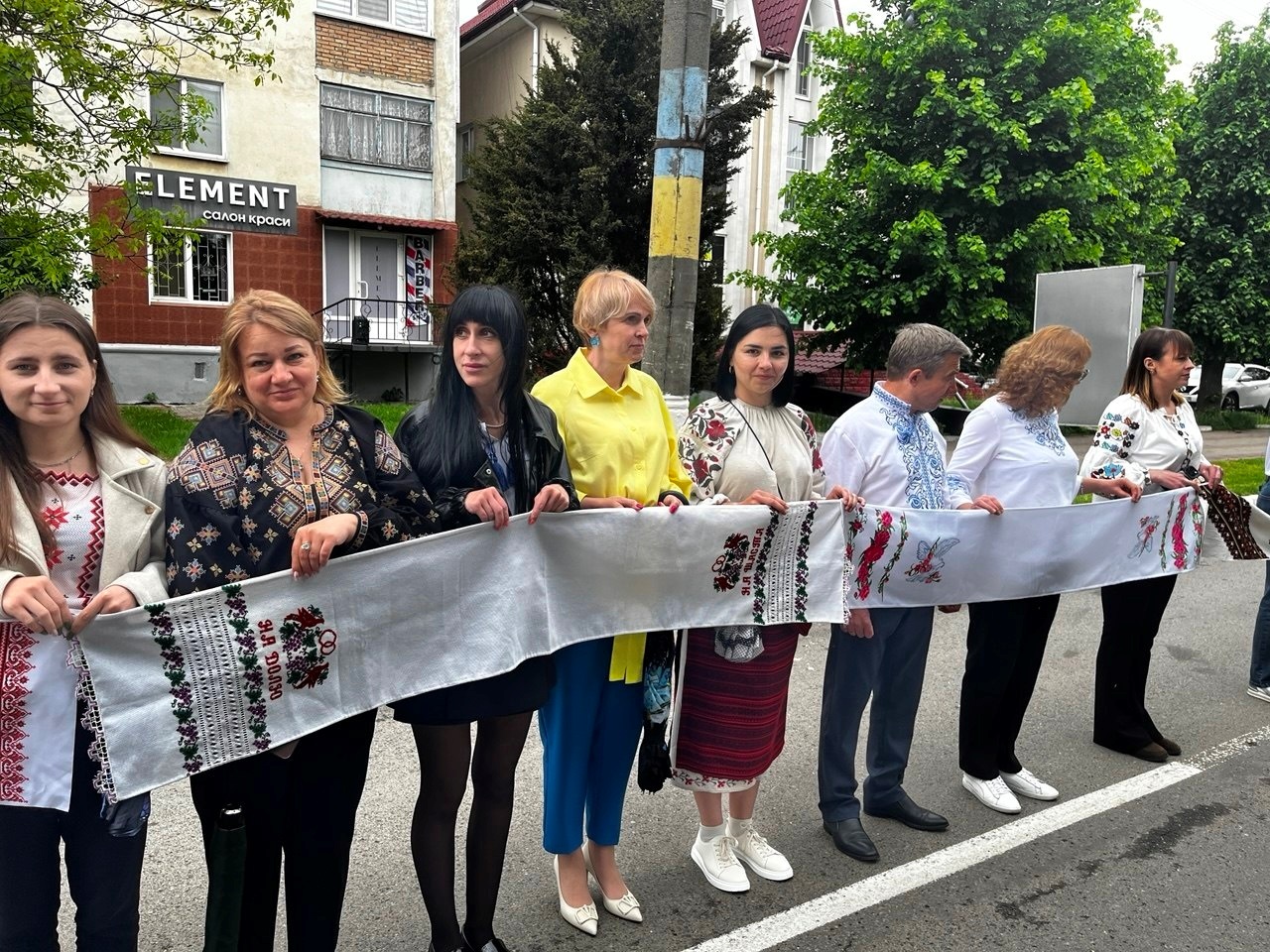 «Вишивана дорога» єдності: як Старокостянтинів відзначив День вишиванки