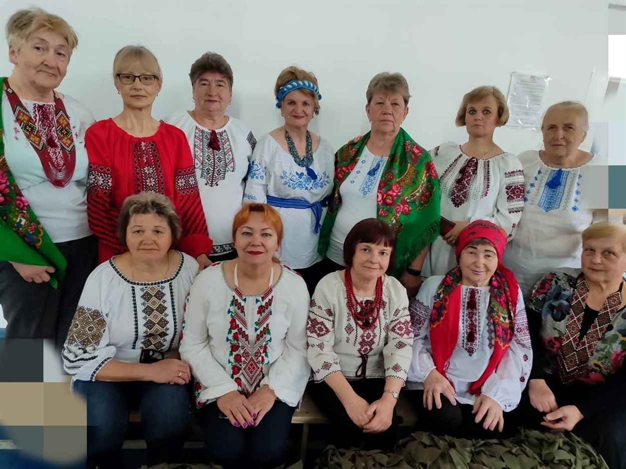 Волонтерки " Об'єднання українок "Яворина " 
