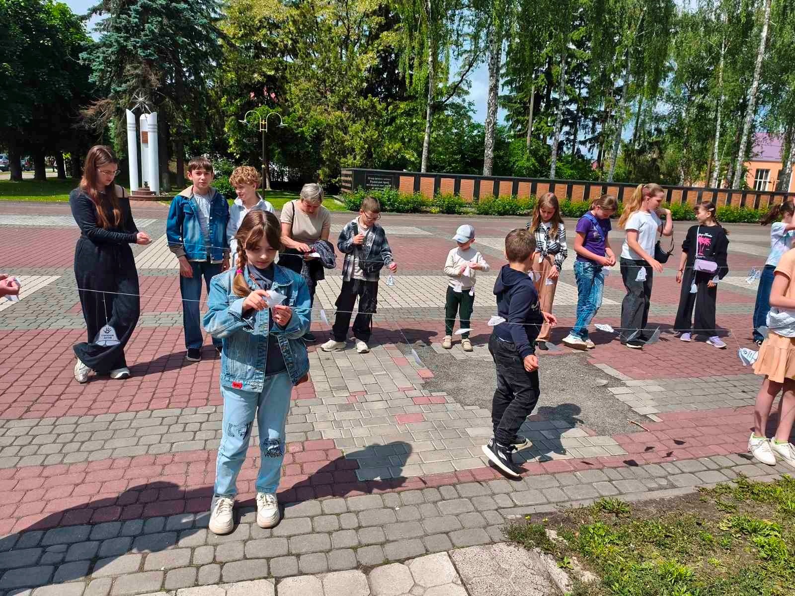 У Старокостянтинівській громаді вшанували пам’ять дітей, чиє життя забрала війна