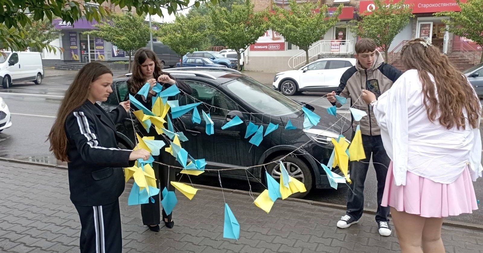 У Старокостянтинівській громаді вшанували пам’ять дітей, чиє життя забрала війна