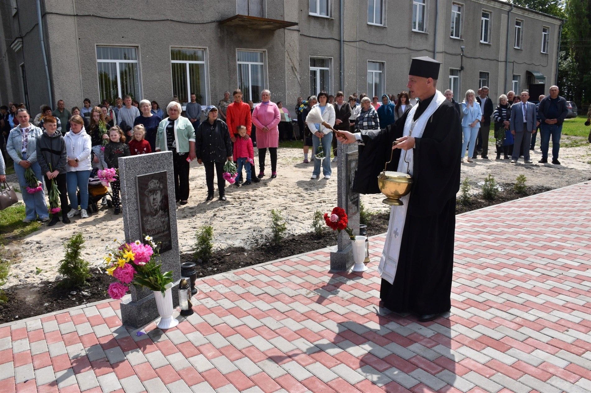 Пам’ять про тих, хто не повернувся: у Григорівці відкрили Алею Героїв