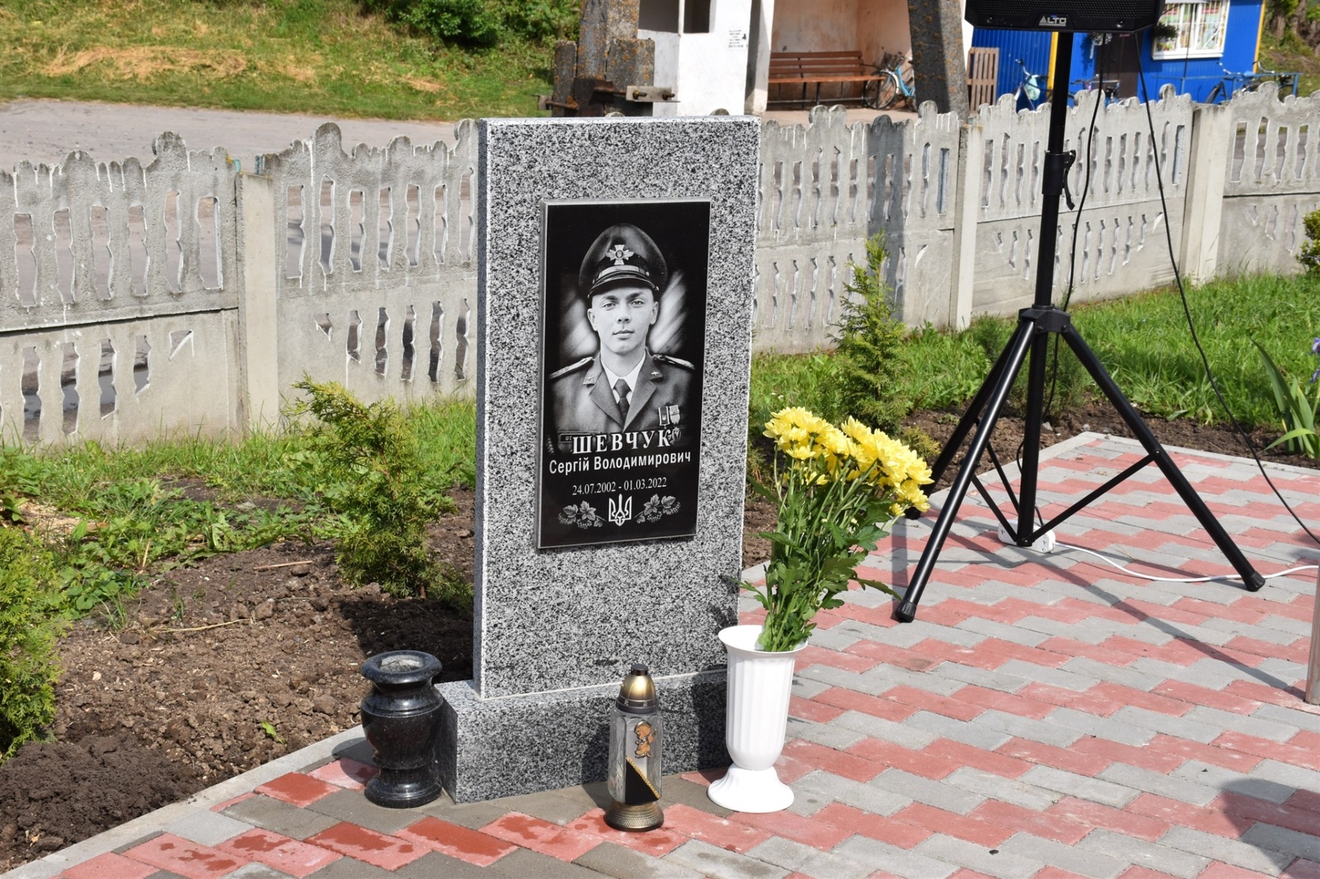 Пам’ять про тих, хто не повернувся: у Григорівці відкрили Алею Героїв