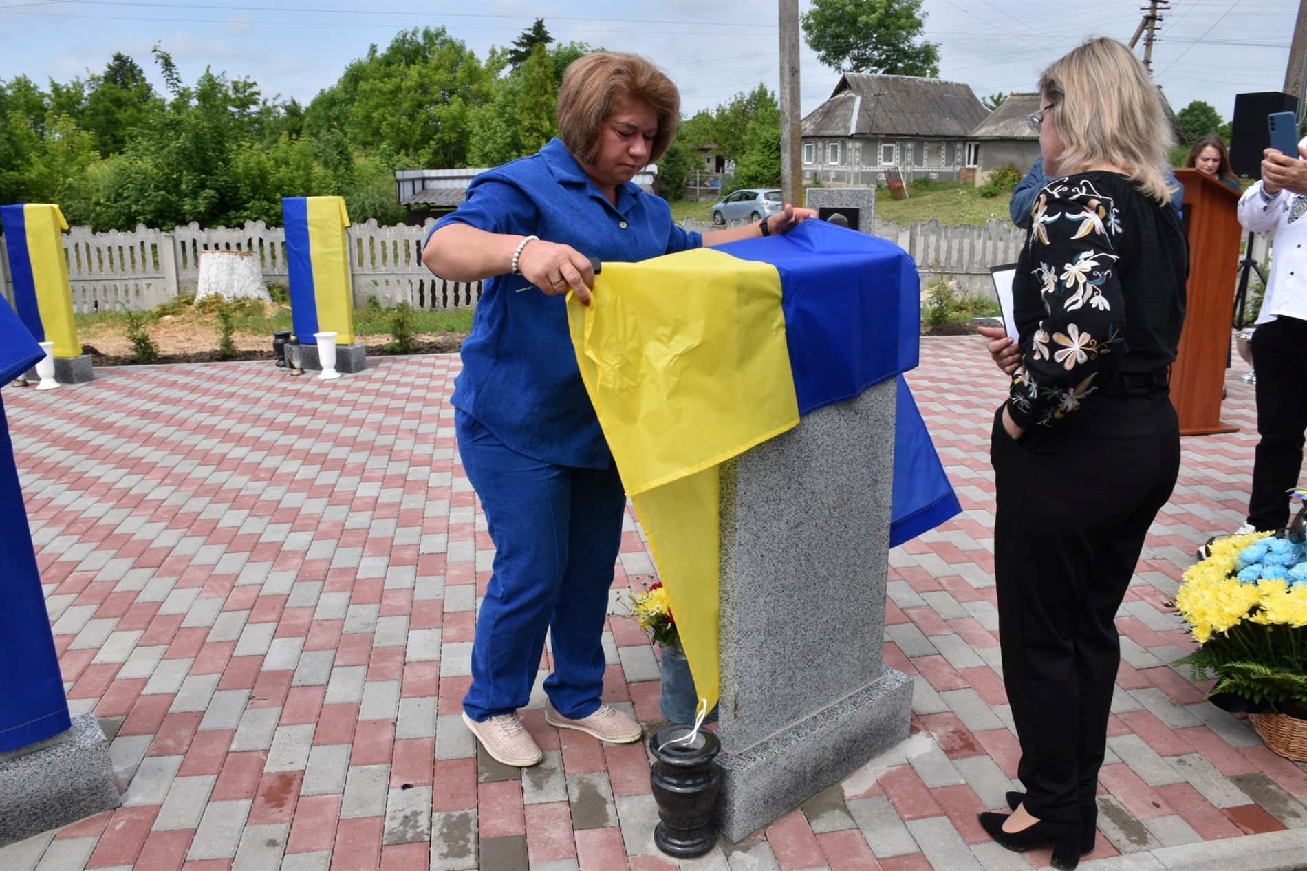 Пам’ять про тих, хто не повернувся: у Григорівці відкрили Алею Героїв