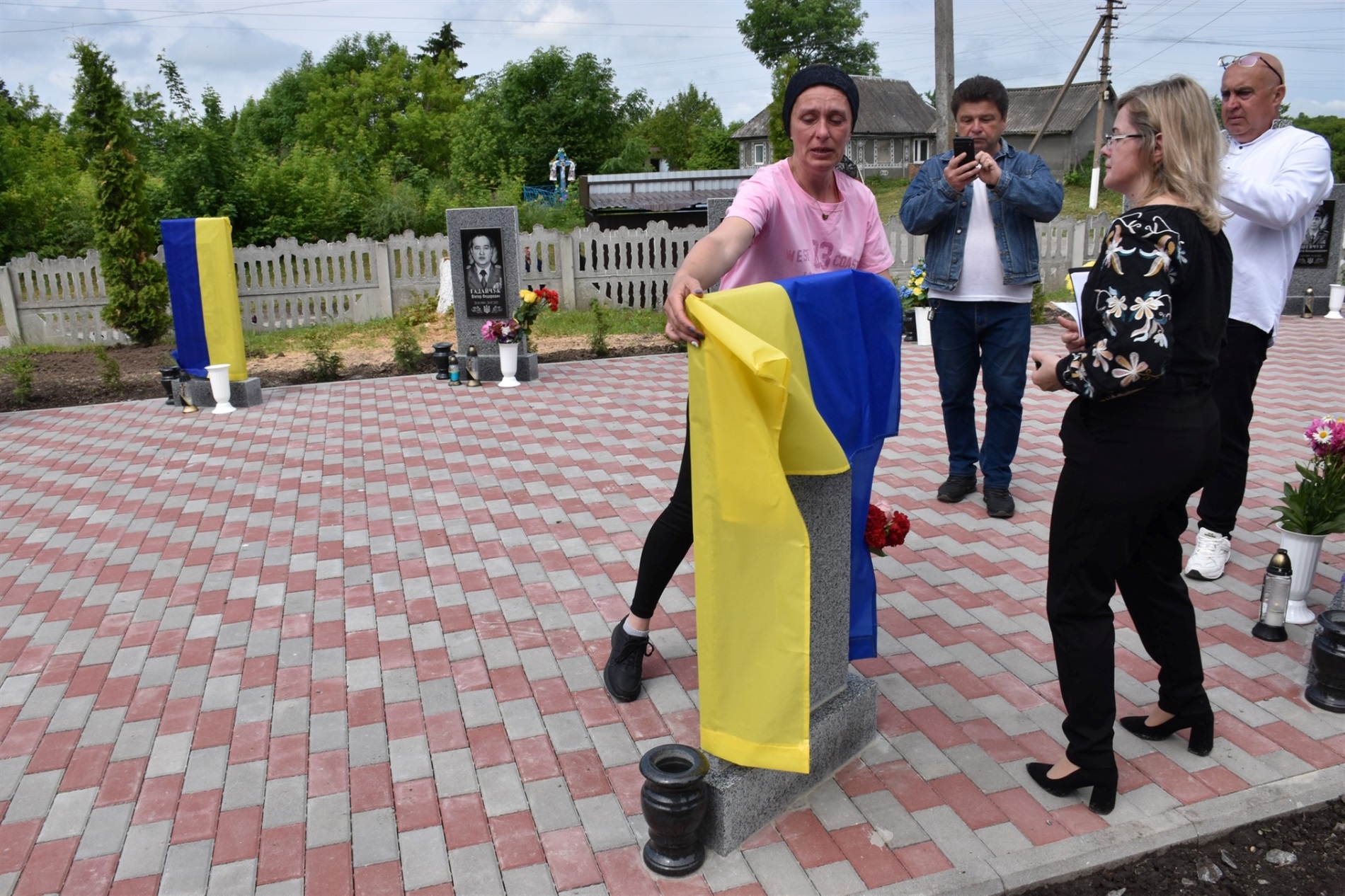 Пам’ять про тих, хто не повернувся: у Григорівці відкрили Алею Героїв