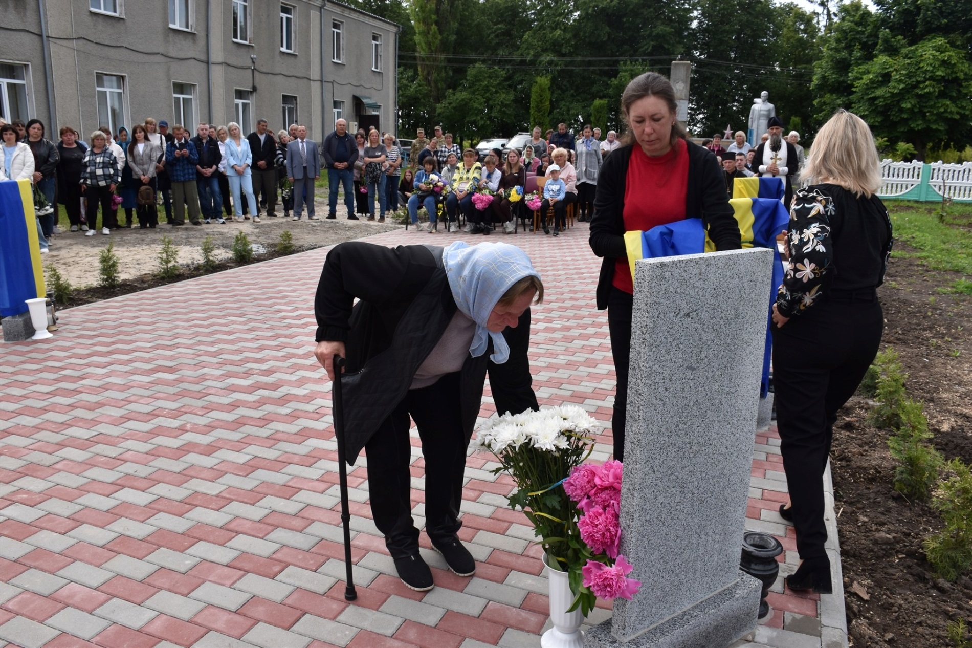 Пам’ять про тих, хто не повернувся: у Григорівці відкрили Алею Героїв