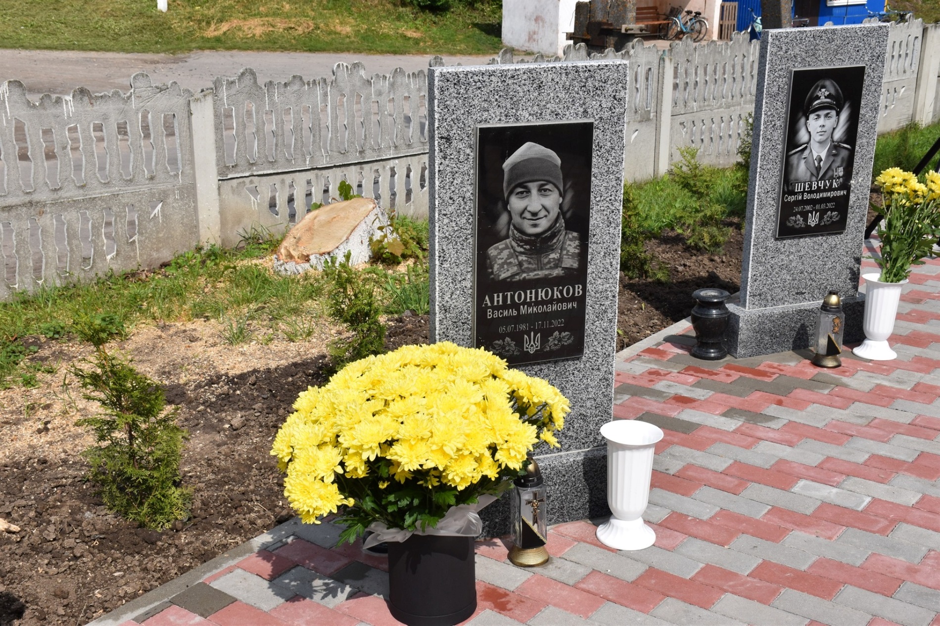 Пам’ять про тих, хто не повернувся: у Григорівці відкрили Алею Героїв