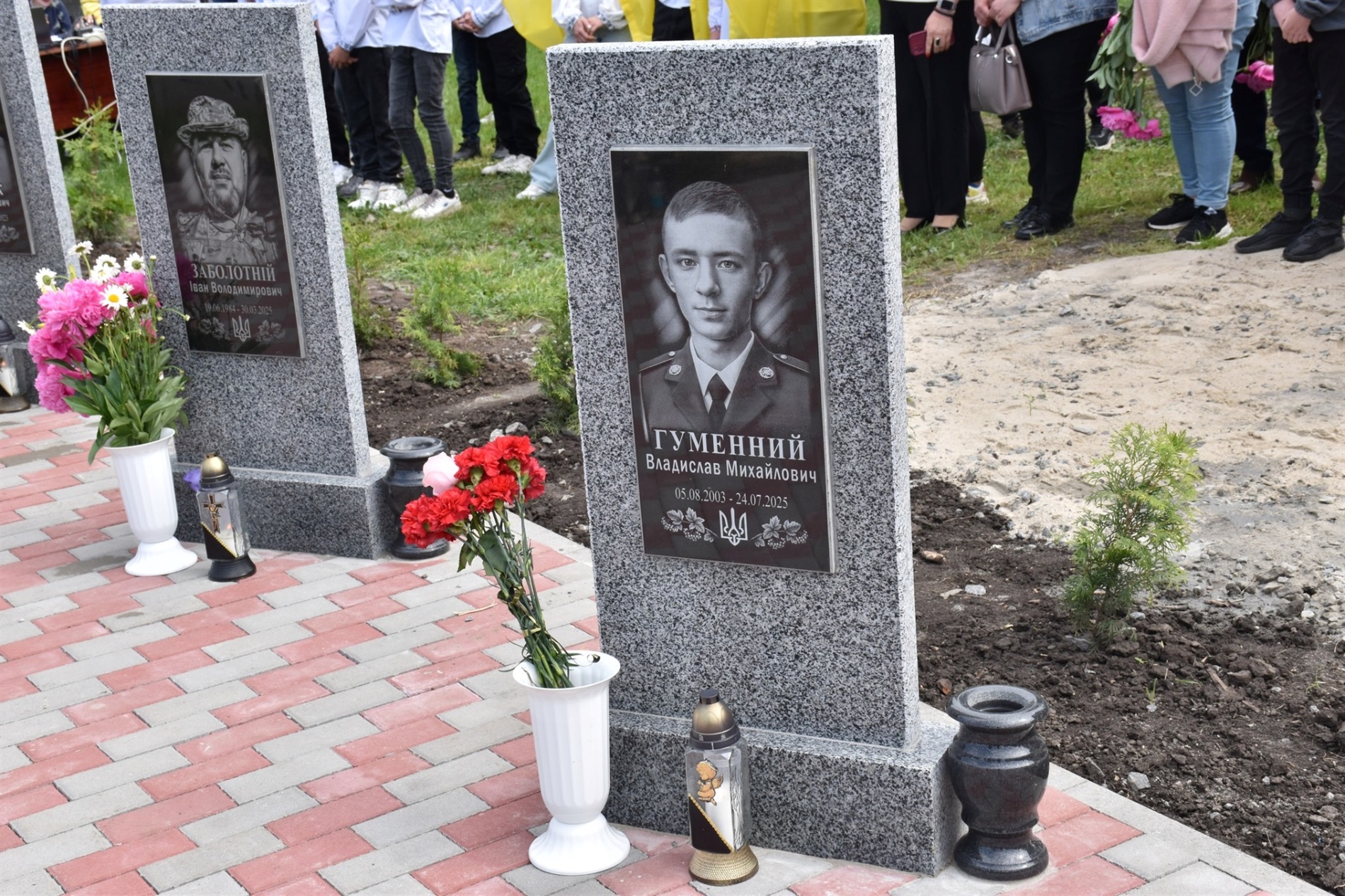 Пам’ять про тих, хто не повернувся: у Григорівці відкрили Алею Героїв