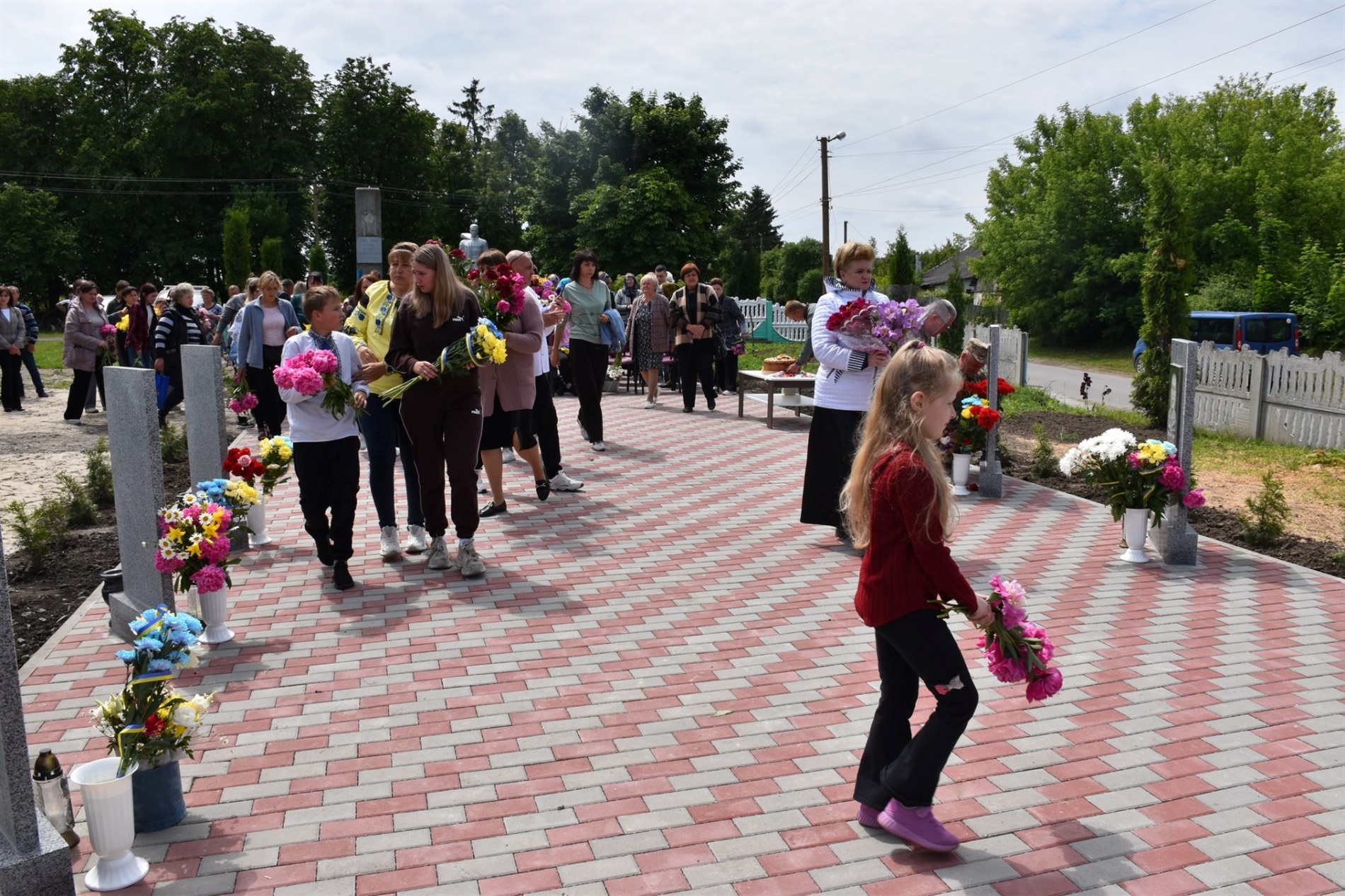 Пам’ять про тих, хто не повернувся: у Григорівці відкрили Алею Героїв