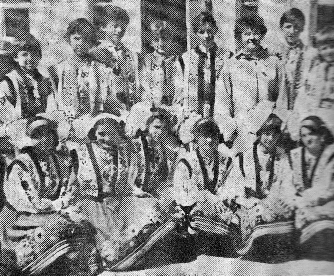Ансамбль народного танцю "Квіти Поділля", Будинок школяра, 1983р 