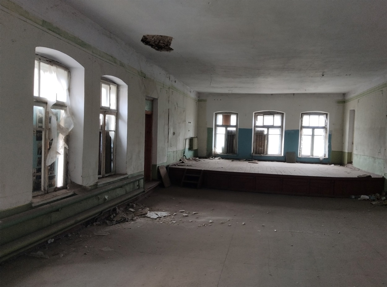 Зала в якій 70 років виступали діти, а через 20 років вона перетворилась в руїну, пустку. 2025 р.