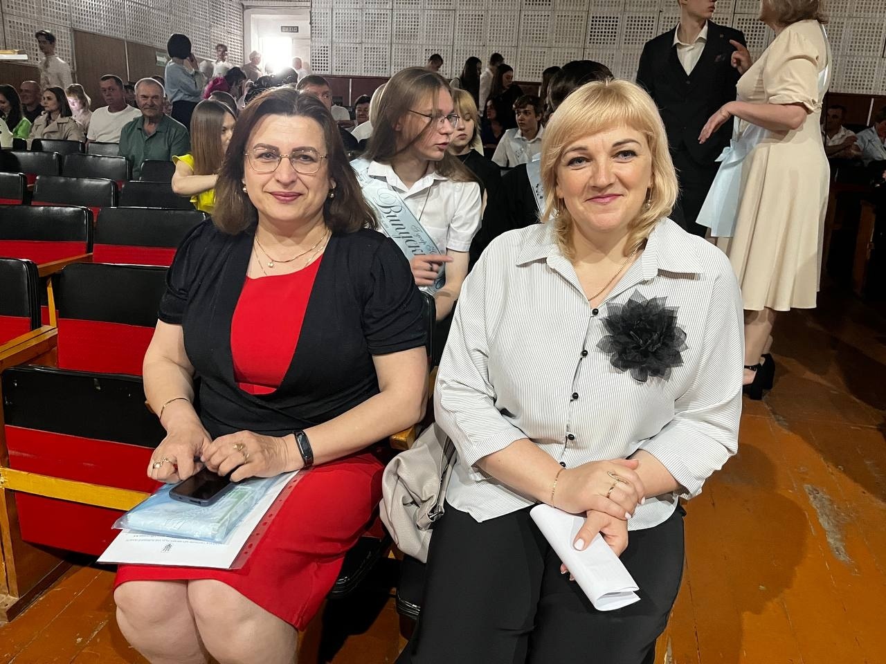 На порозі дорослого життя: у Старокостянтинівській громаді відбулися випускні вечори