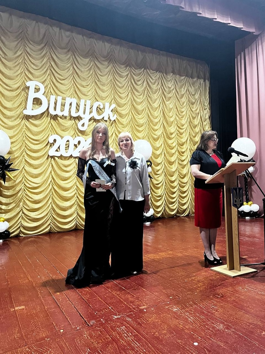 На порозі дорослого життя: у Старокостянтинівській громаді відбулися випускні вечори