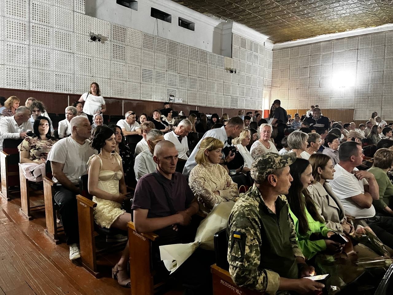 На порозі дорослого життя: у Старокостянтинівській громаді відбулися випускні вечори